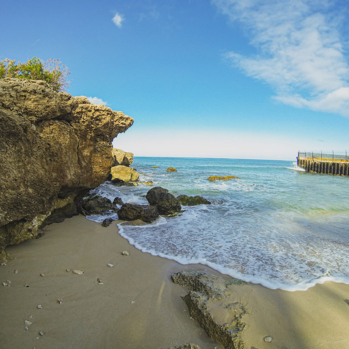 Best Water Bottles for the Beach - The Snorkel Store