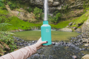 using a reusable water bottle for travel