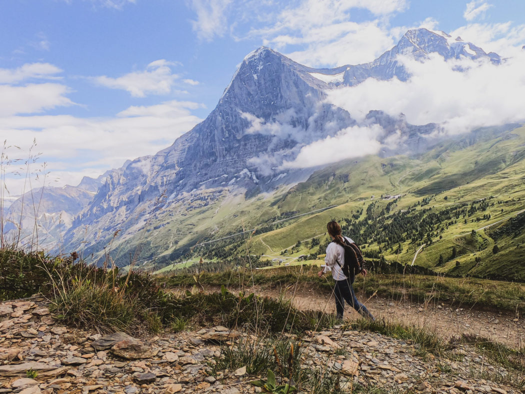 what-to-bring-on-a-short-hike-essentials-to-always-have-on-you