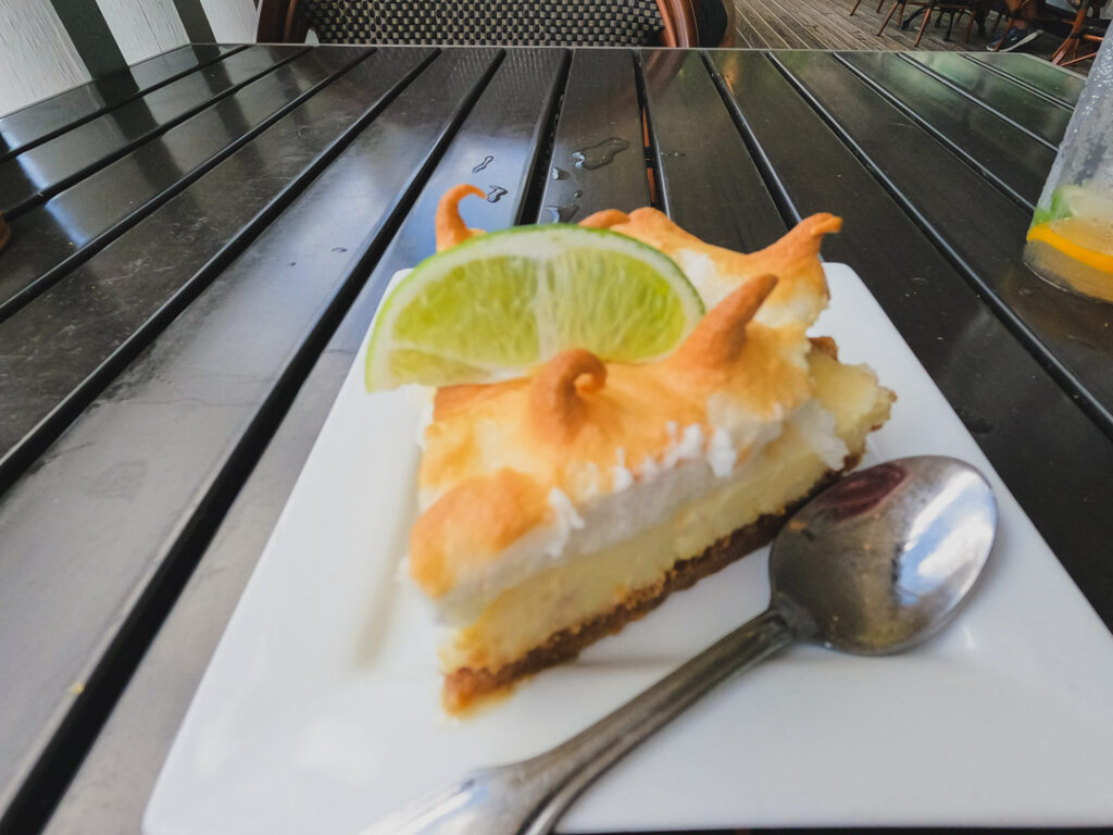 a-guide-on-where-to-find-the-best-key-lime-pie-in-key-largo